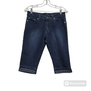 Dolce & Gabbana Black Molly Embroidered Hem Denim Capri